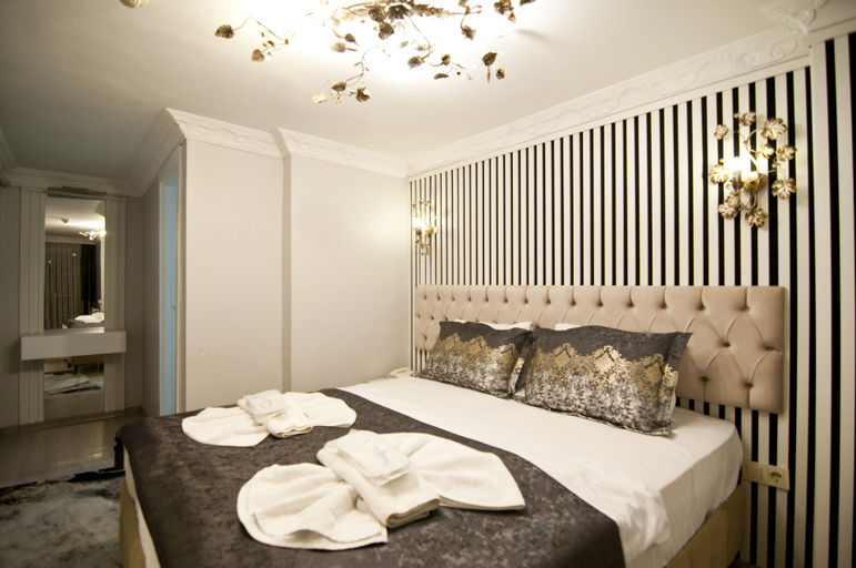 Bedroom 3, Hotel Broken Column, Fatih