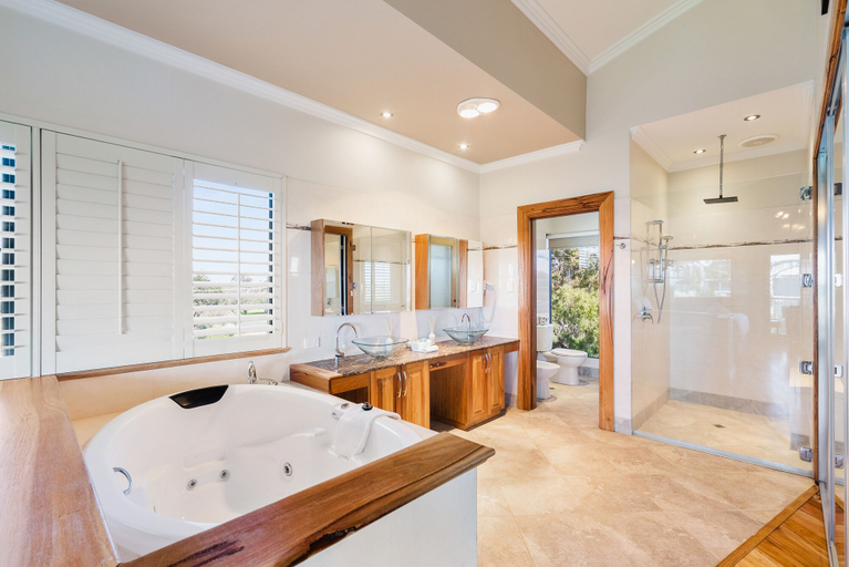 Bathroom 3, Bay Village Resort & Spa, Busselton