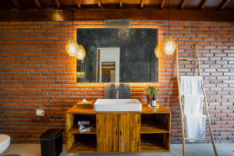 Bathroom 8