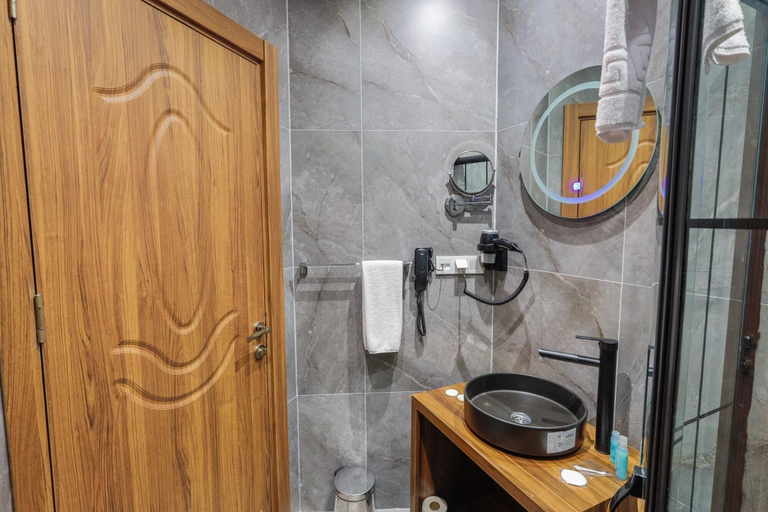 Bathroom 5, Silver İnn Spa, Merkez