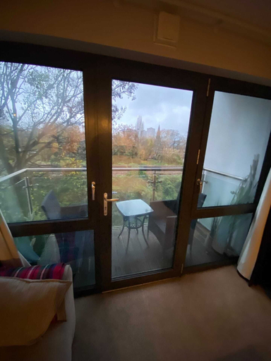 Others 5, Inviting 2BD Flat W/private Balcony - Battersea!, London