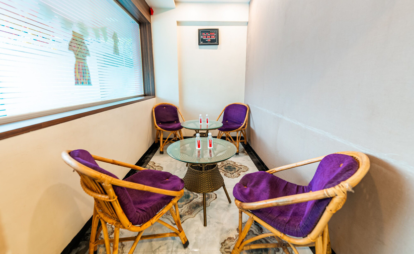 Others 4, Itsy Hotels Golden Birds, Thane