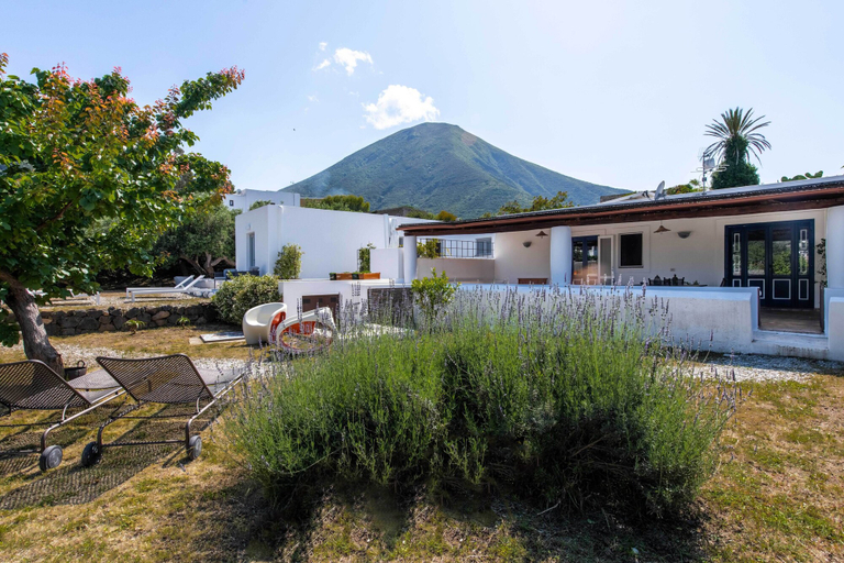 Exterior & Views 2, Vico San Lorenzo - Camere a Salina, Messina