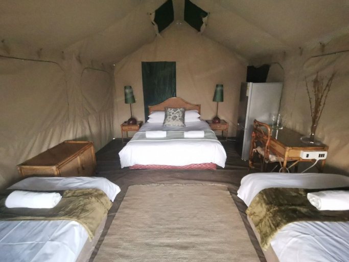 Bedroom 3, Ou Kraal tented Lodge, Bojanala