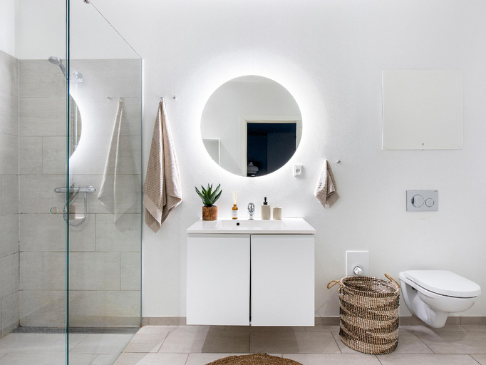 Bathroom 3, Fantastic Four-bedroom Centrally Located Apartment with a Roof Terrace, Copenhagen