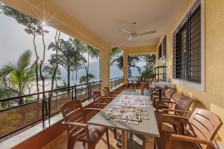 Food & Drinks 4, Countryside Panorama-Lakeview Home by cosmicstays, Pune