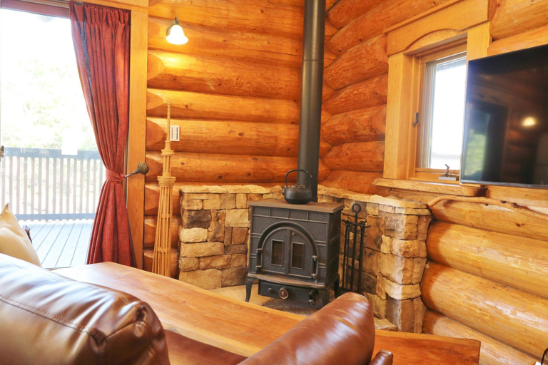 3, Log Cabin Izukogen, Itō
