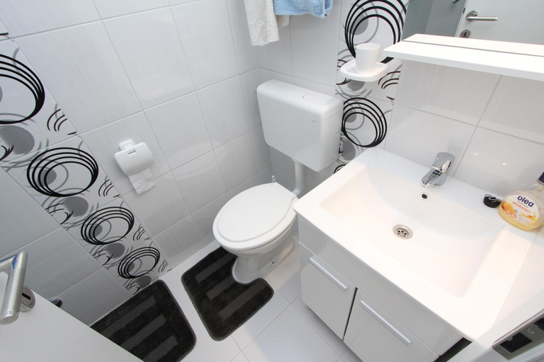 Bathroom 3, Apartments Santin, Rovinj