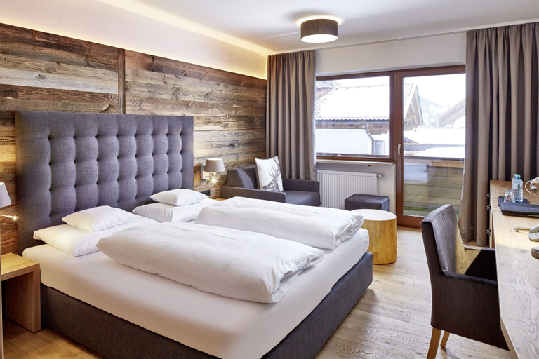 Bedroom 2, Der grüne Baum Hotel, Reutte