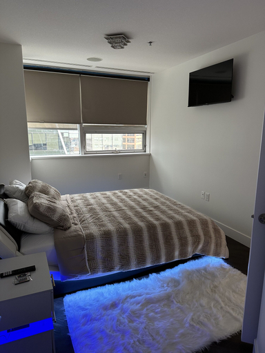 Bedroom 3, LUXURY DOWNTOWN CONDO TWO BEDROOM, Division No. 6
