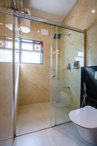 Bathroom 3, Kemp's Cave, The Nilgiris