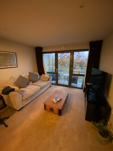 Others 4, Inviting 2BD Flat W/private Balcony - Battersea!, London
