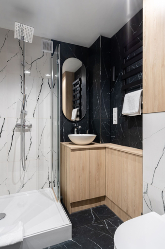 Bathroom, RentPlanet - Apartamenty Stare Miasto, Środa Śląska