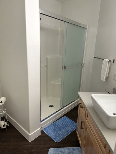 Bathroom 4, LUXURY DOWNTOWN CONDO TWO BEDROOM, Division No. 6
