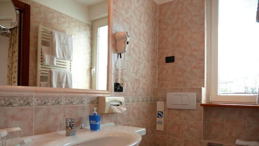 Bathroom 5, Hotel Campagnola, Verona