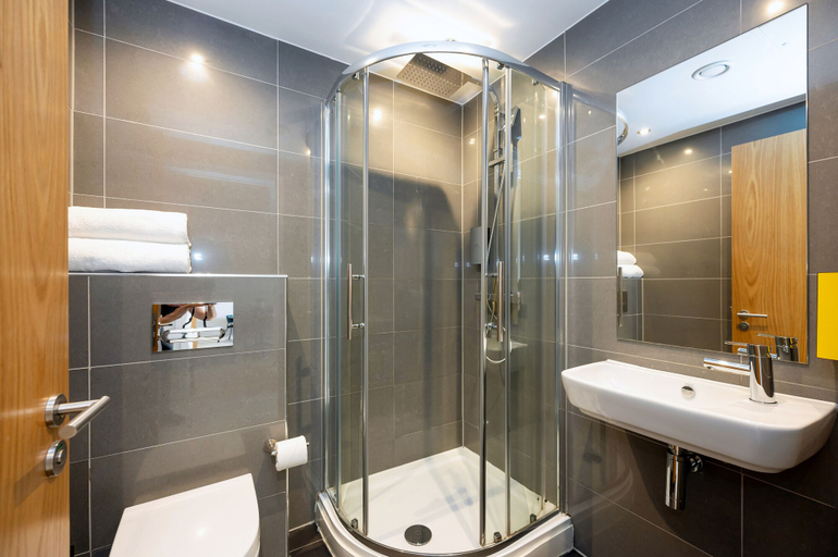 Bathroom 4, Staycity Aparthotels, Liverpool, Waterfront, Sefton