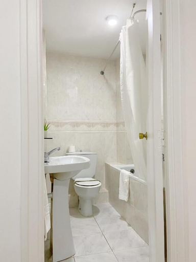 Bathroom 5, Hostal Sol, Zamora