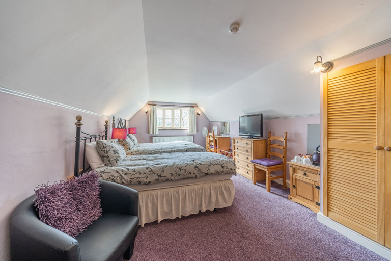 Bedroom 2, Yallands Farmhouse, Somerset
