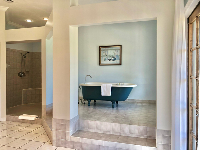 Bathroom 4, Davis House Inn, Indian River