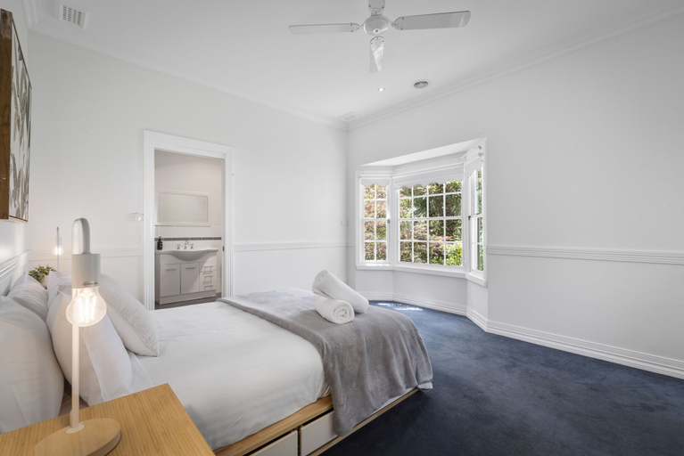 Bedroom 2, Magical Lucindale - 4 Bedroom House, Huon Valley
