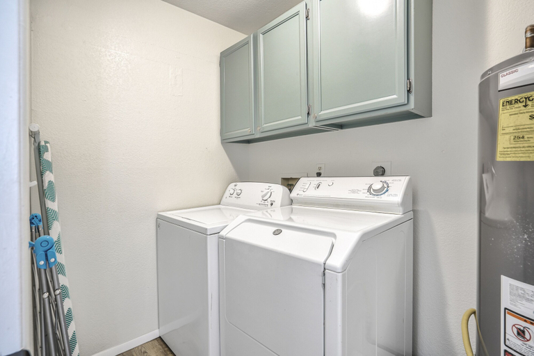 Bathroom 4, Garden Of The Gods, El Paso