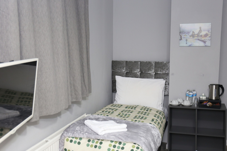 Bedroom 3, Elstree Inn, Hertfordshire