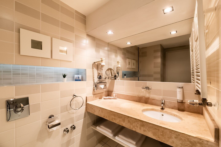 Bathroom 4, Atrium Hotel by Mellow Mood Hotels, Budapesti