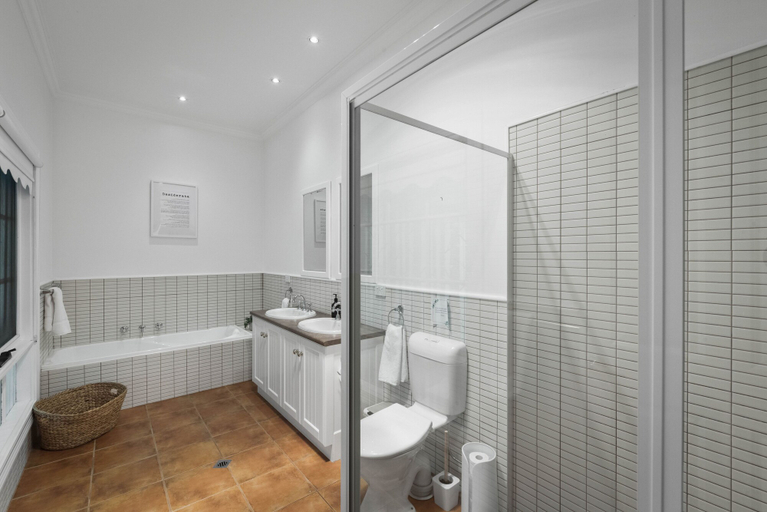 Bathroom 3, Magical Lucindale - 4 Bedroom House, Huon Valley