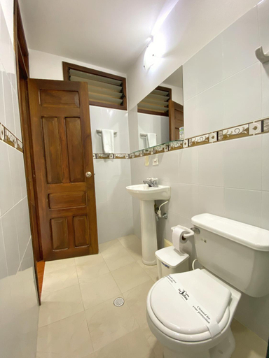 Bathroom 3, Hotel San Julian, Guadalajara de Buga