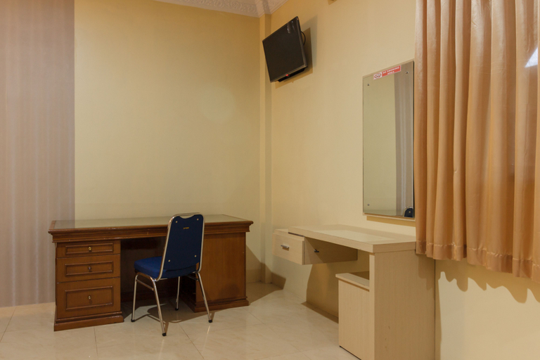 Others 4, RedDoorz Plus near Pantai Malalayang Manado, Manado