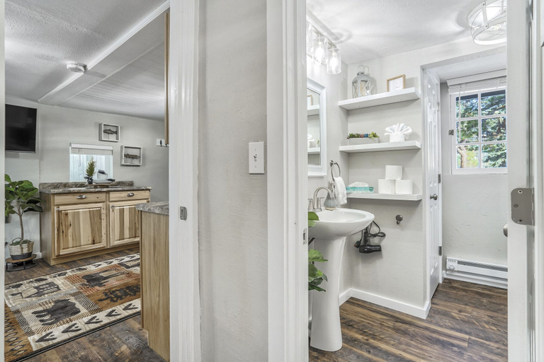 Bathroom 3, Treloars Terrace, Teller