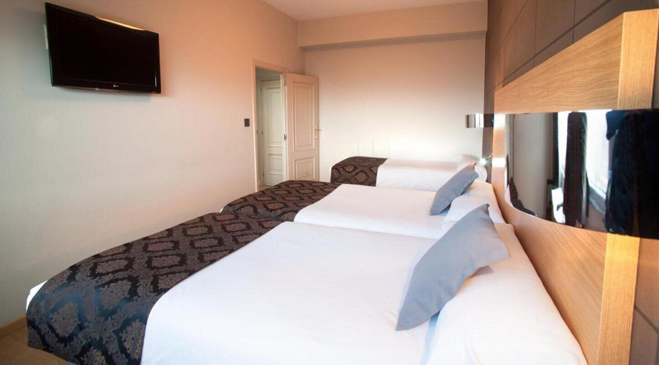 Bedroom 3, Hotel Universal, A Coruña