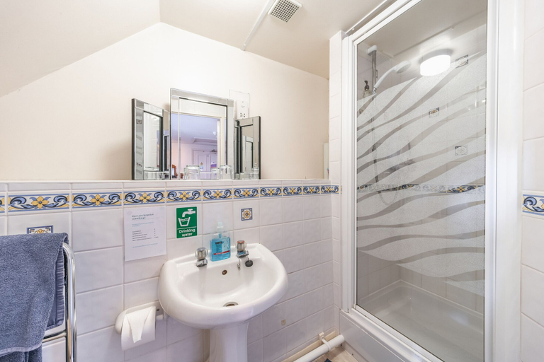 Bathroom 4, Yallands Farmhouse, Somerset