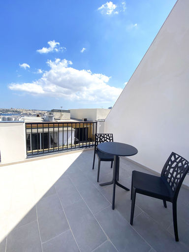 Public Area, Citizen suites