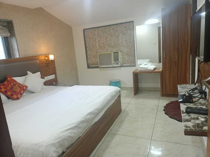Bedroom 3, Calista Resort, Delhi