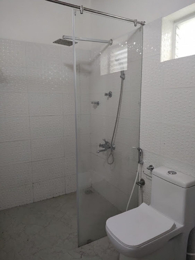 Bathroom 5, Alfred Place, Ernakulam