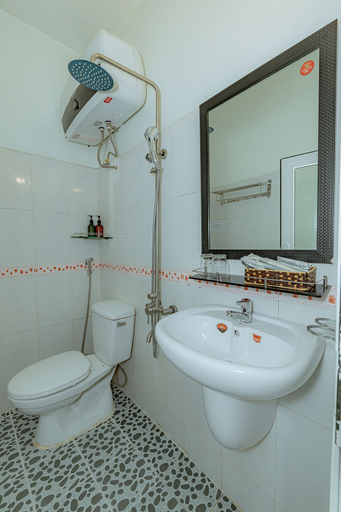 Bathroom 4, Ken's Backpackers Hotel, Đà Lạt