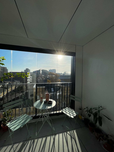Others 4, Bright 1BD Flat W/balcony - Heart of Brixton!, London