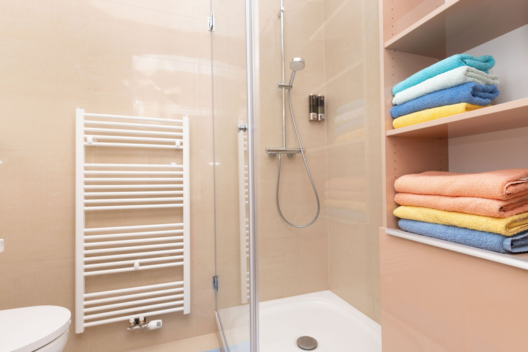 Bathroom 2, Comfortable Apartments Vienna 1100, Wien