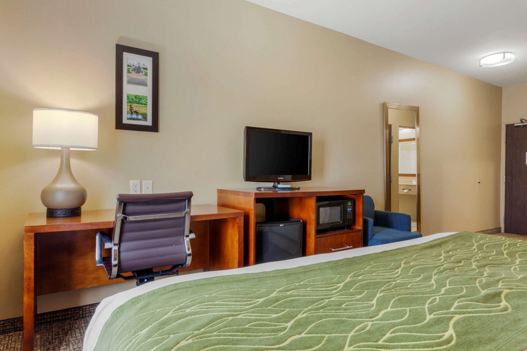 Bedroom 3, Comfort Inn Plover-Stevens Point, Portage