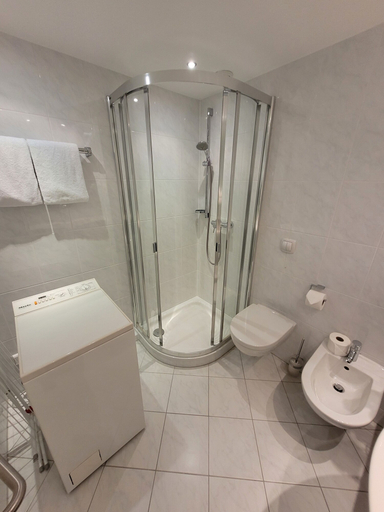 Bathroom 3, Appartment 312 Landseite, Ostholstein