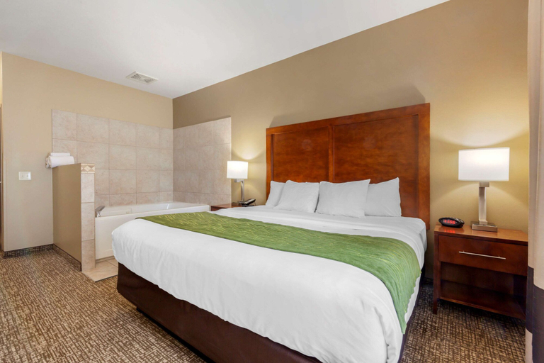 Bedroom 3, Comfort Inn Plover-Stevens Point, Portage