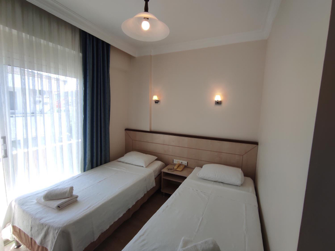Others 2, Ayhan Otel, Çeşme