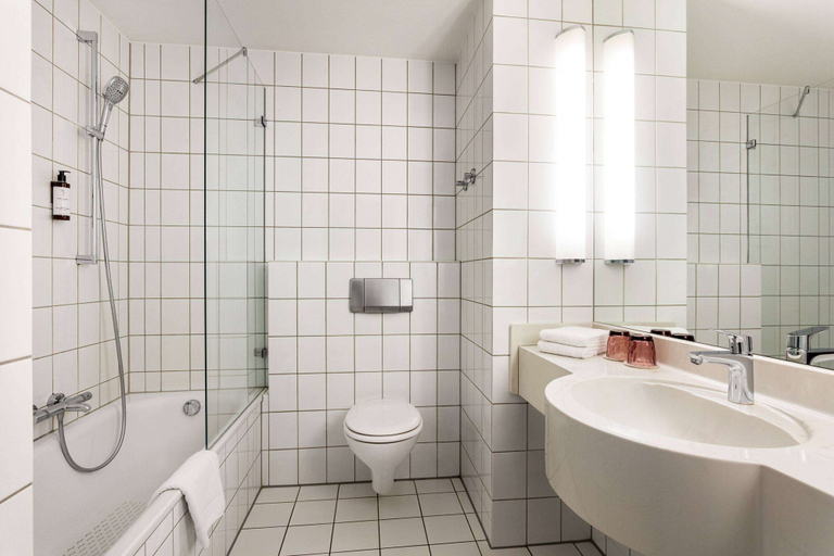 Bathroom 4, Vienna House Easy by Wyndham Limburg, Limburg-Weilburg