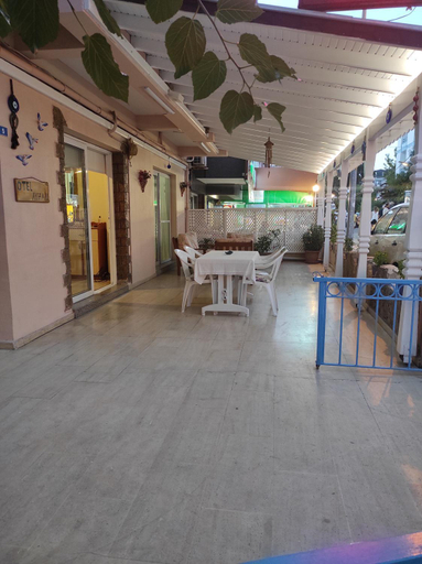 Others 4, Ayhan Otel, Çeşme