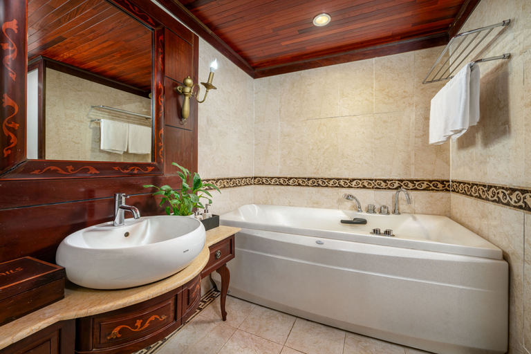 Bathroom 5, Indochina Sails Ha Long Bay, Hạ Long
