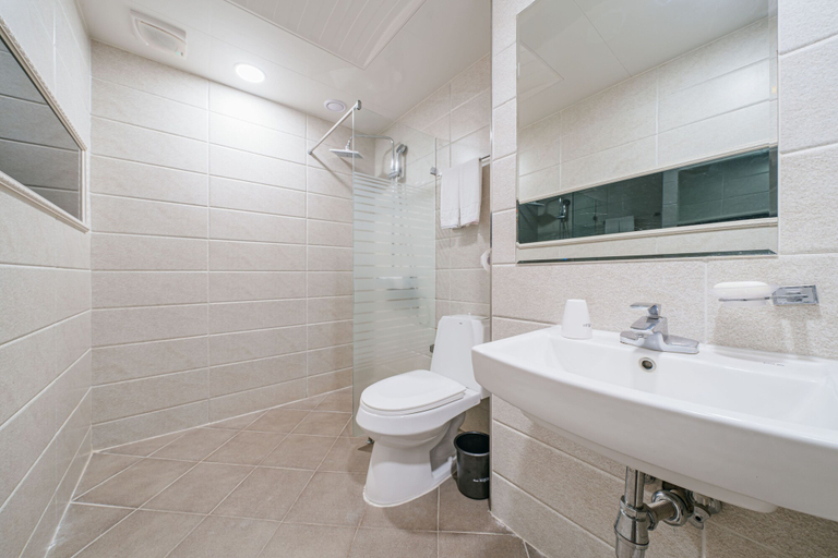 Bathroom 4, Hotel Major 2, Jeju
