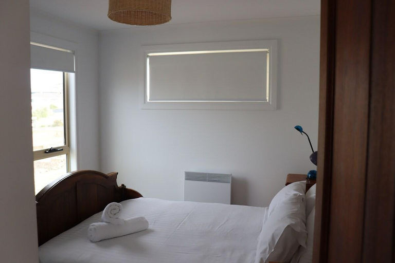 Bedroom 2, Ensorcelled, Glamorgan-Spring Bay