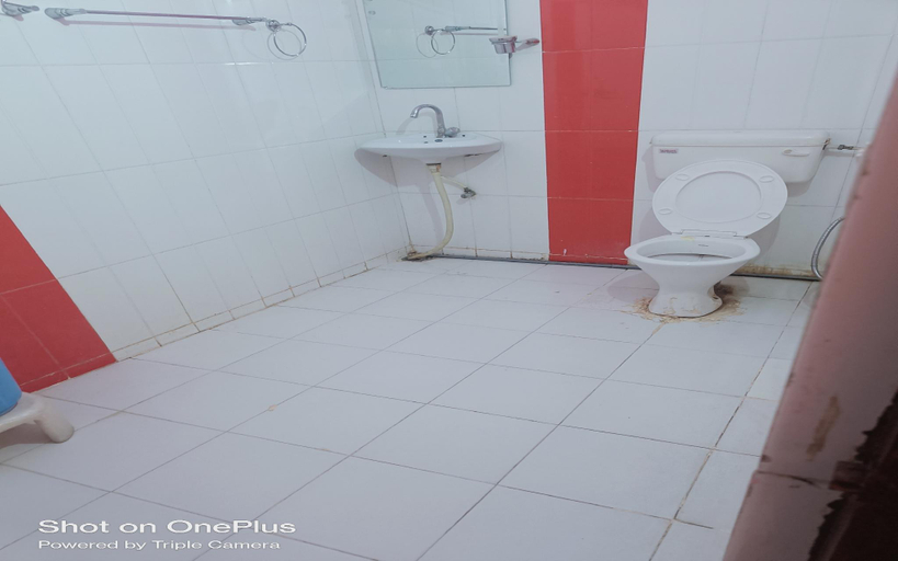 Bathroom, Hotel Chhavi Holidays, Jaipur