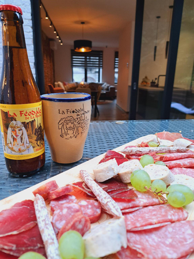 Food & Drinks 5, Un gîte sous roche, Luxembourg